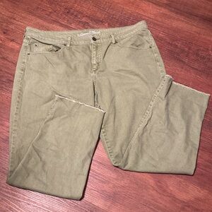Olive Green Universal Thread Jeans Curvy Plus size 14 Raw hem inseam 27 inches